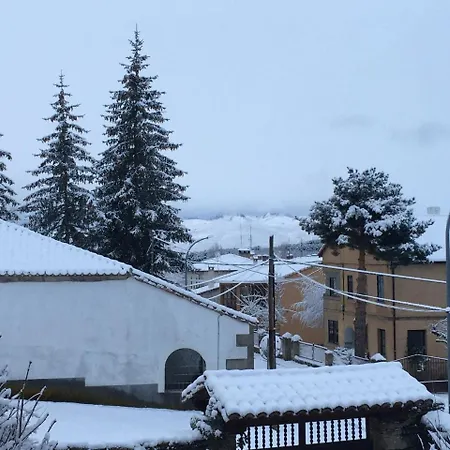House With 4 Bedrooms In De Gredos, With Wonderful Mountain View... Appartement *