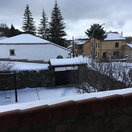 House With 4 Bedrooms In De Gredos, With Wonderful Mountain View...