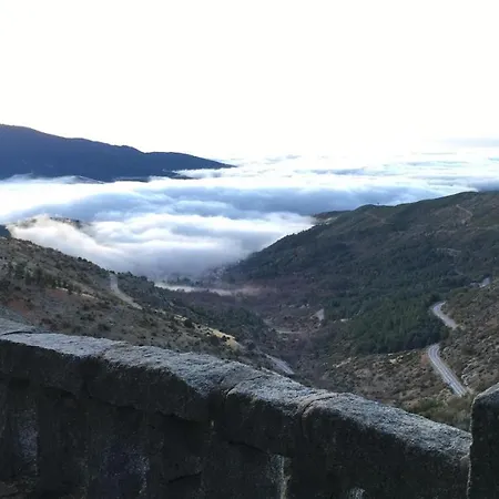 Appartement House With 4 Bedrooms In De Gredos, With Wonderful Mountain View... Navarredonda